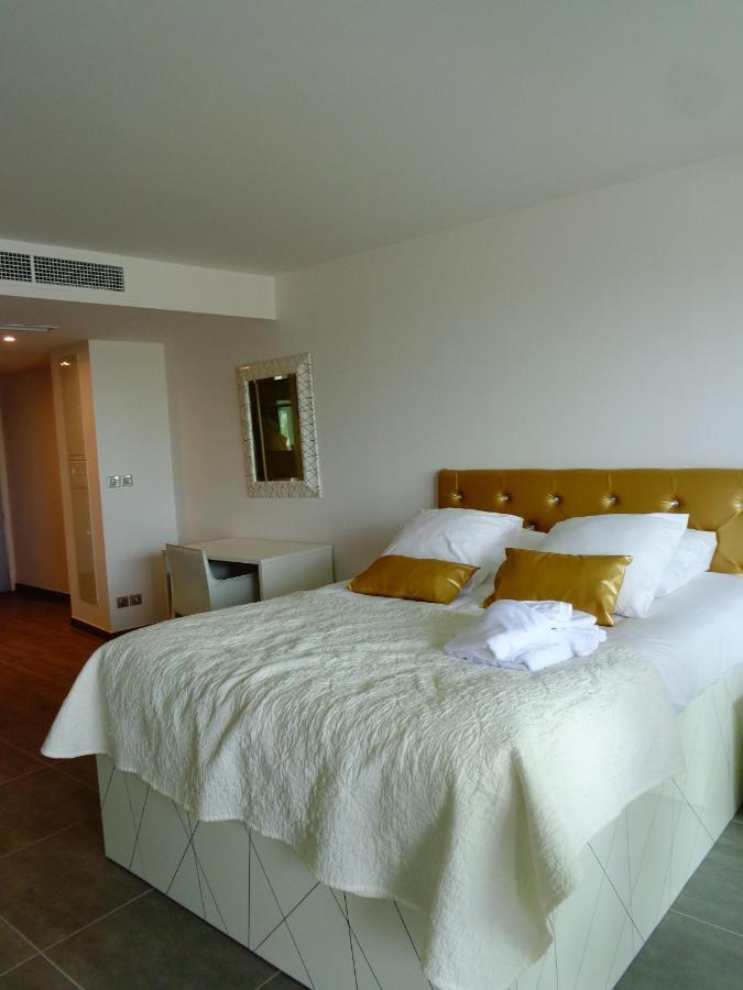 Le Nautilia Residence De Luxe "Reservee Aux Couples" แอกด์ ภายนอก รูปภาพ