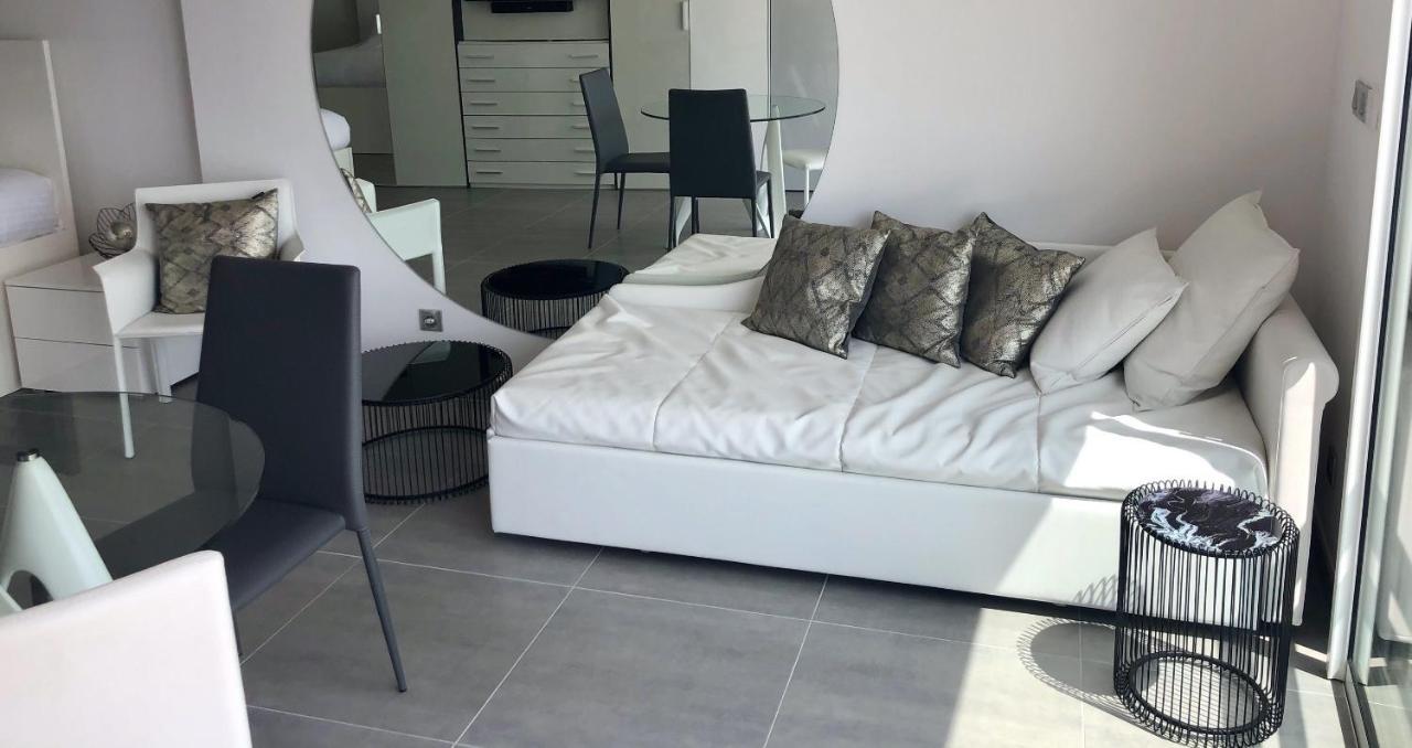 Le Nautilia Residence De Luxe "Reservee Aux Couples" แอกด์ ภายนอก รูปภาพ